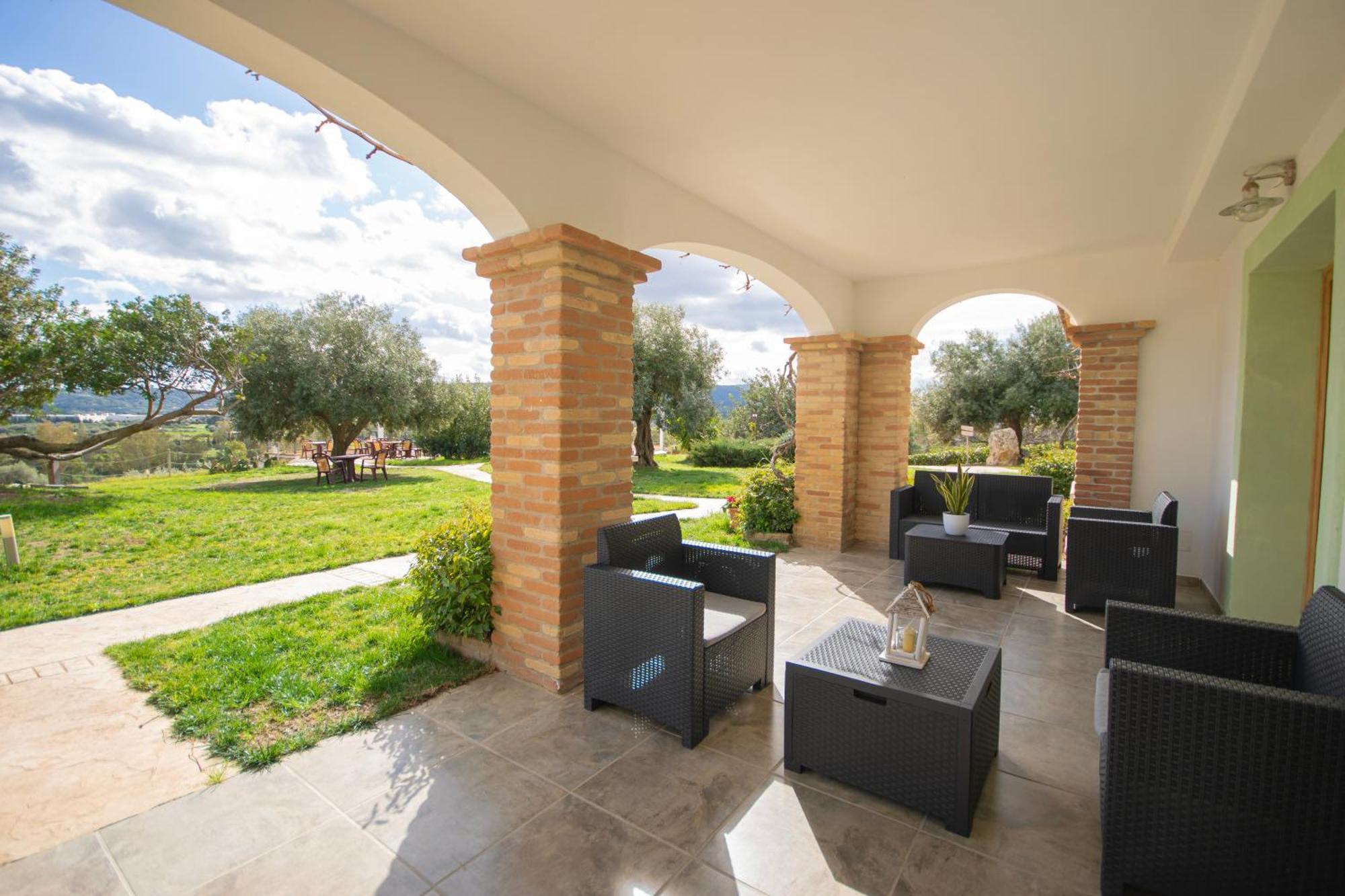 Hotel Essenza Di Mirto La Caletta Pokoj fotografie
